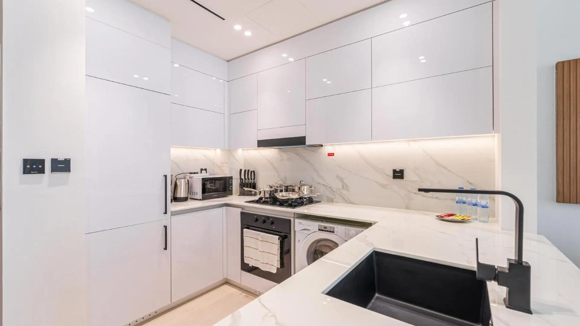 Apartment Smart Living I High Speed Wi-Fi I City View Dubai United Arab Emirates