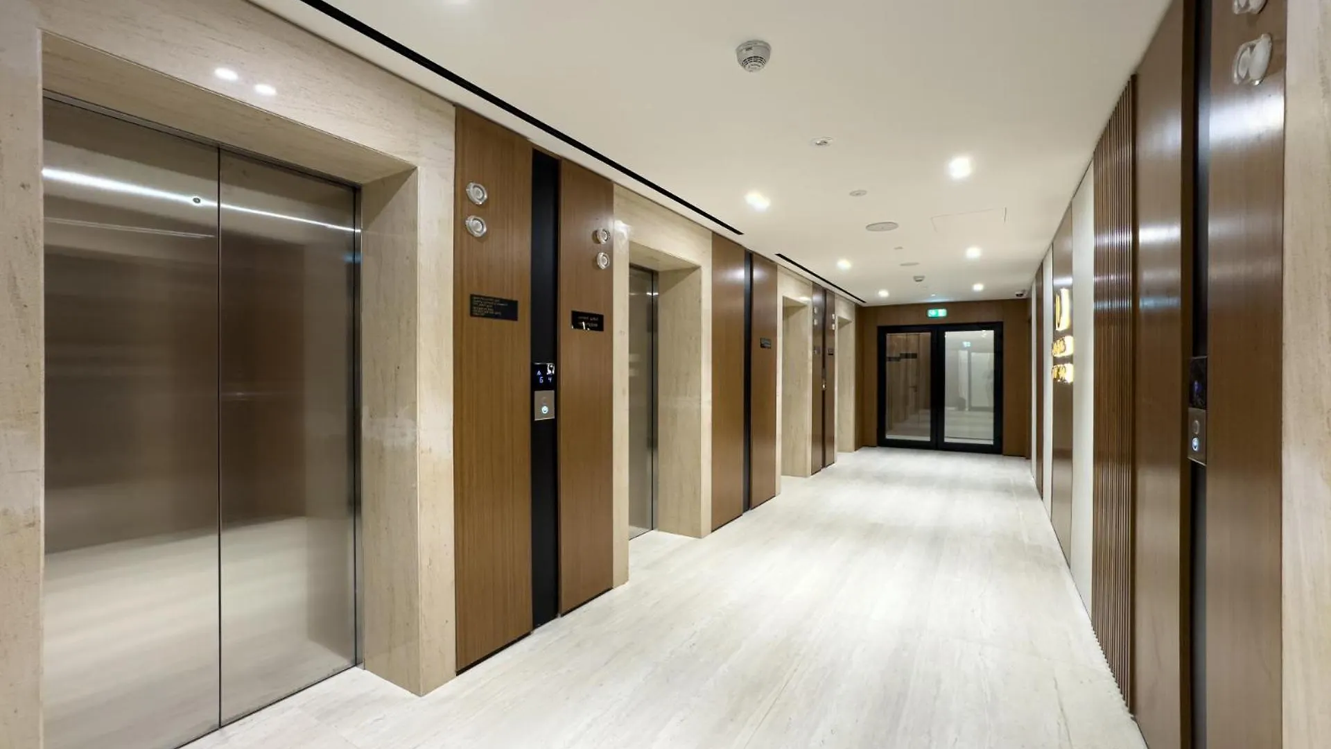 Smart Living I High Speed Wi-Fi I City View Dubai United Arab Emirates