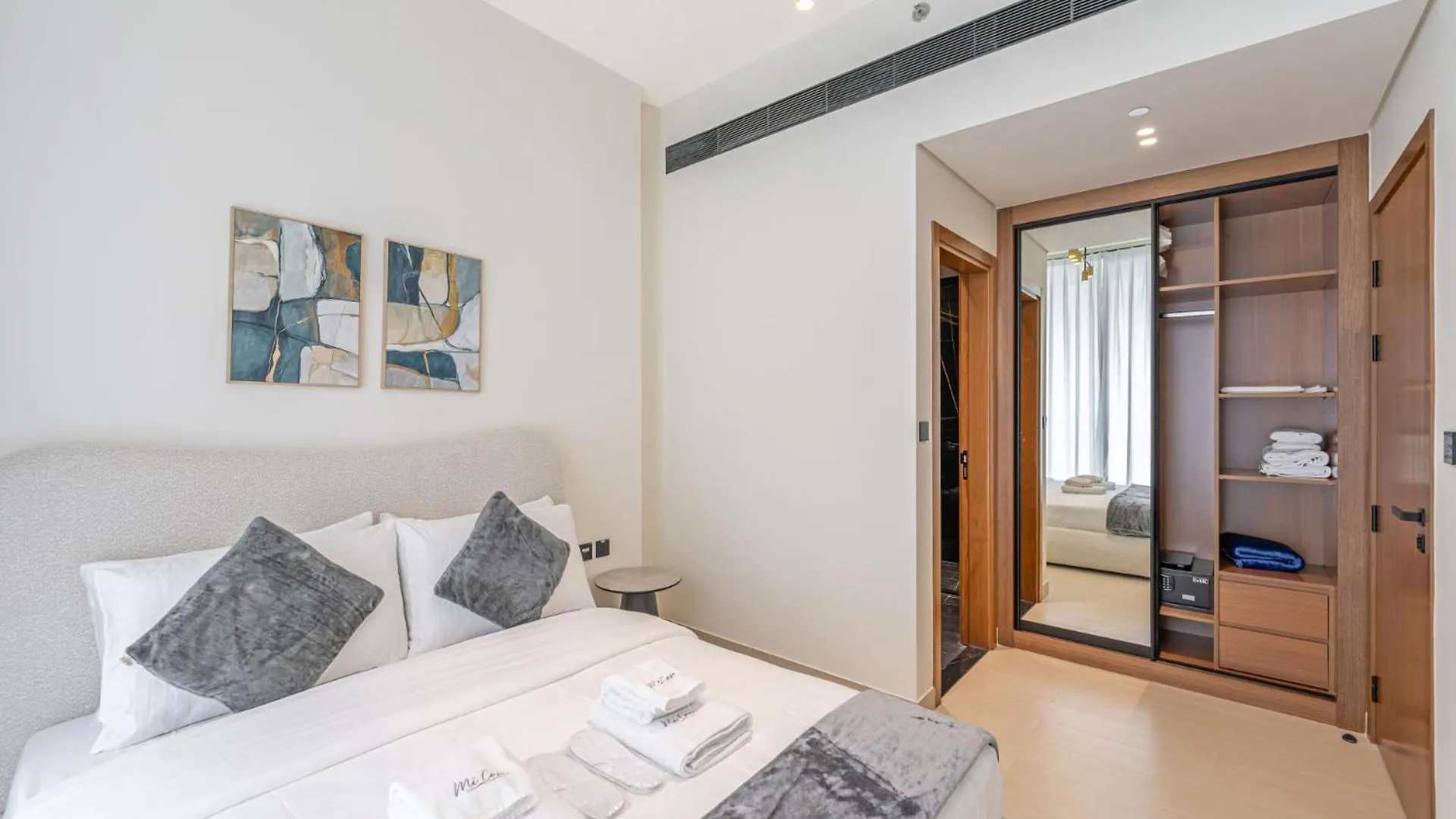 Smart Living I High Speed Wi-Fi I City View Dubai 0*,  United Arab Emirates