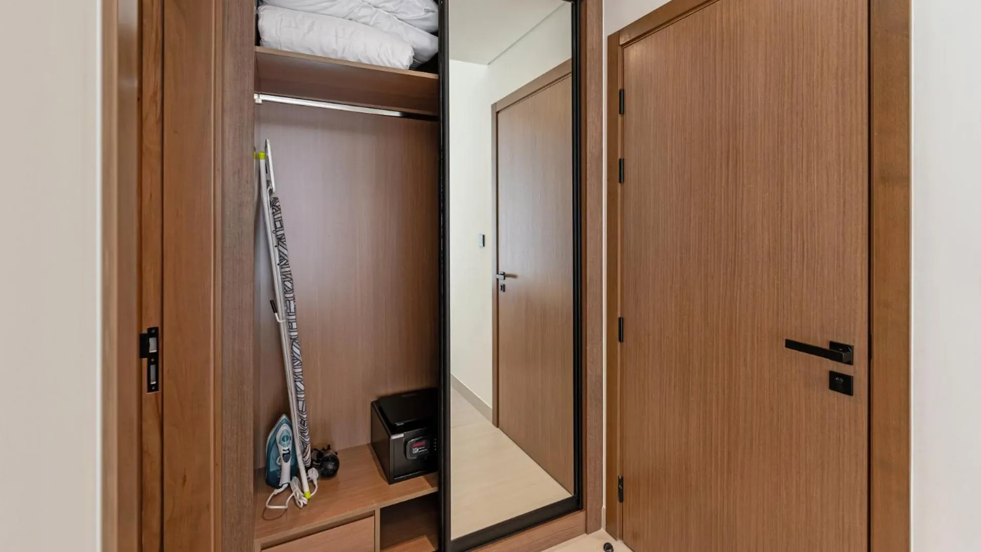 Apartment Smart Living I High Speed Wi-Fi I City View Dubai